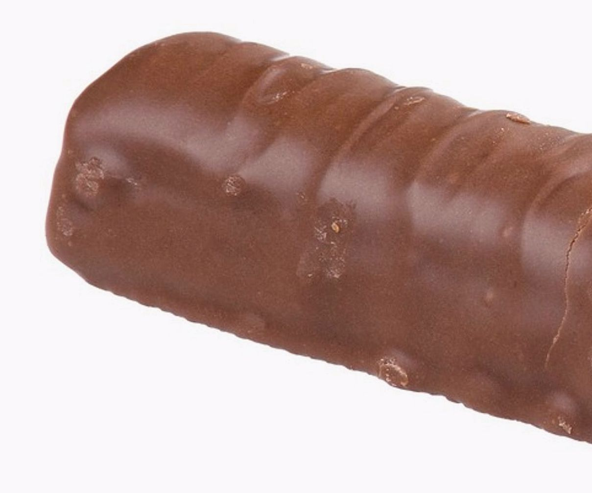 Taze jelibon ve lolipop hazırlığında ellerin işlemesi